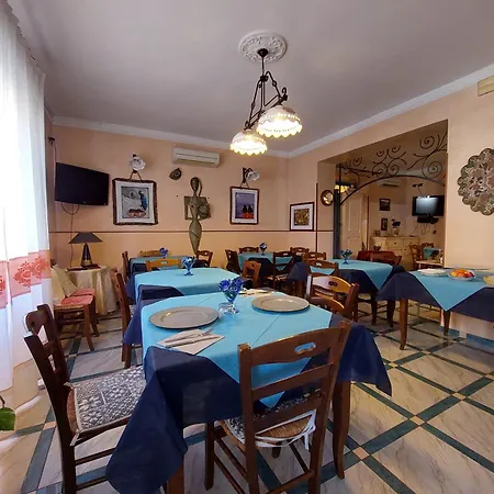 Aquarius Hotel 3*